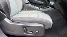 Volvo XC40 2.0 B3P Plus Dark 5dr Auto Petrol Estate